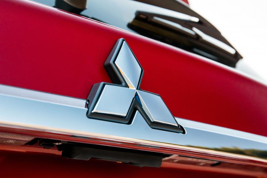 Логотип Mitsubishi ASX 2017 года  (WW) (фото 34 из 41)